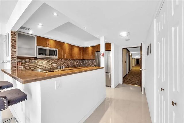 5 of 41 - 20515 E Country Club Drive #2048, Aventura, FL