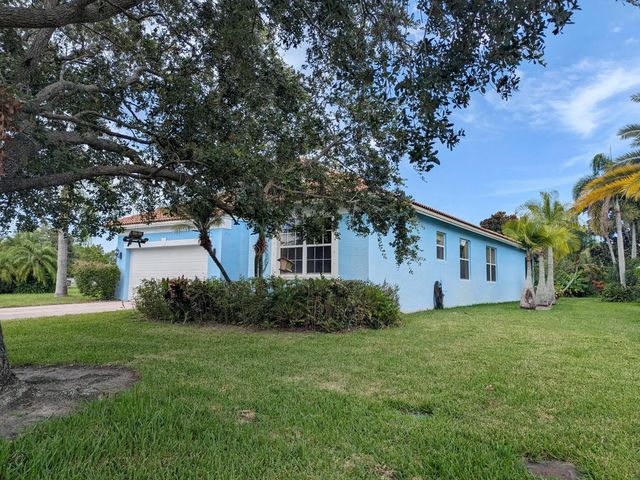 3 of 24 - 2119 Nw Marsh Rabbit Lane, Jensen Beach, FL