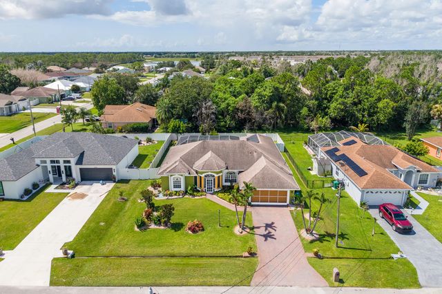 2 of 27 - 5493 Nw Chapel Court, , FL