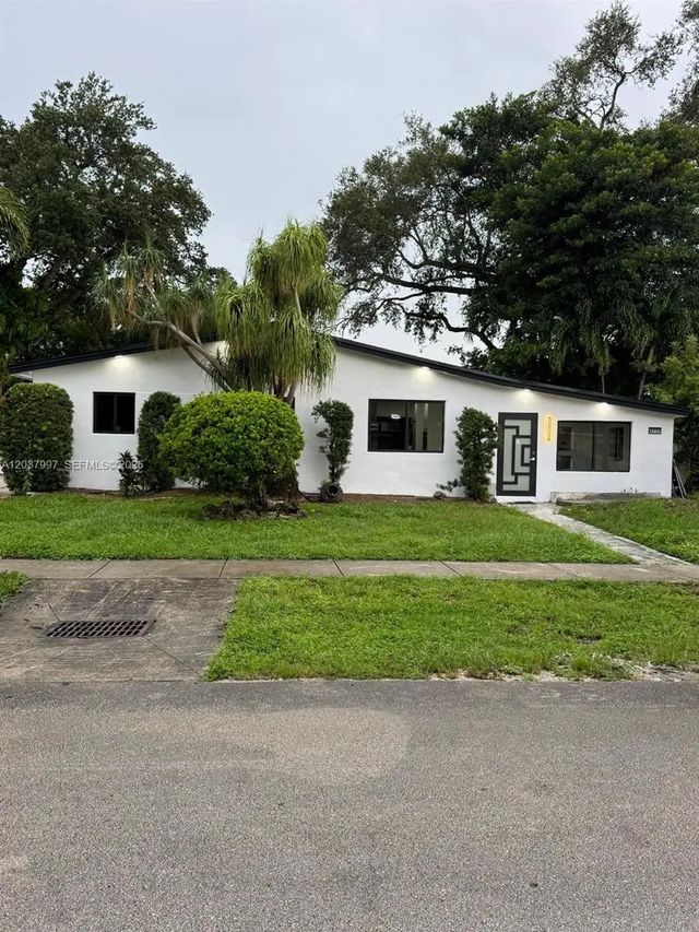 2 of 30 - 4120 Sw 31st Drive, West Park, FL