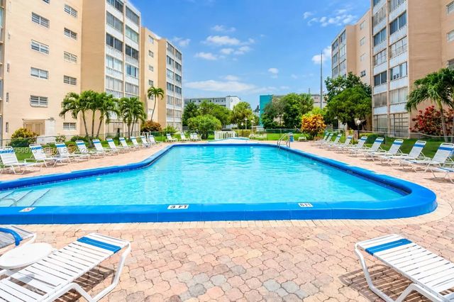 301 Ne 14th Avenue #507, Hallandale Beach