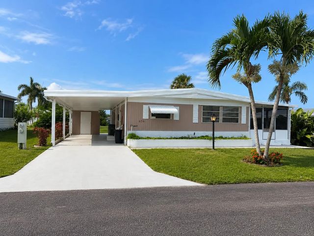 656 Sun Ray Court, Boynton Beach