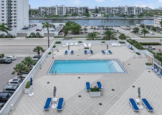 4 of 61 - 2751 S Ocean Drive #1008, Hollywood, FL