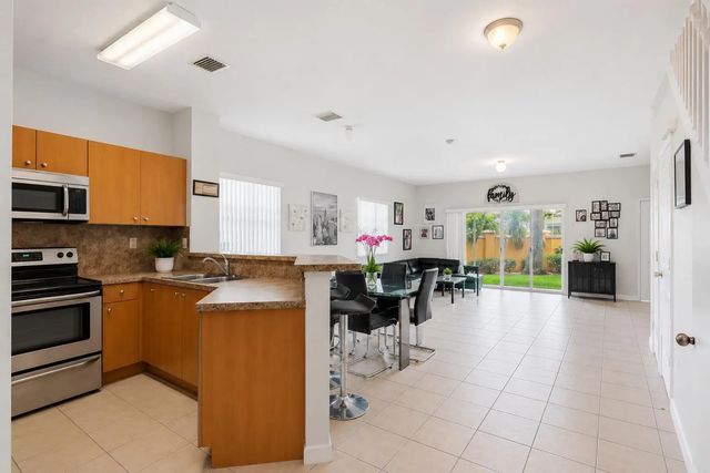 3 of 20 - 1702 Sw 81st Terrace, North Lauderdale, FL