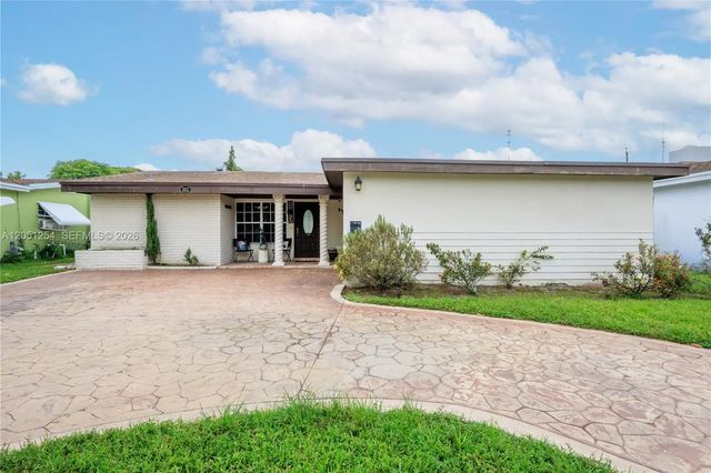 2 of 18 - 3821 E Lake Terrace, Miramar, FL