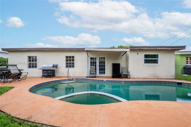 3 of 18 - 3821 E Lake Terrace, Miramar, FL