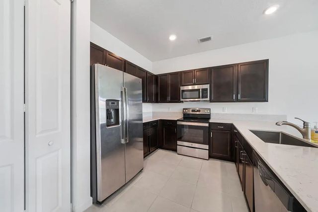 3 of 37 - 2004 Sugar Maple Drive, Riviera Beach, FL