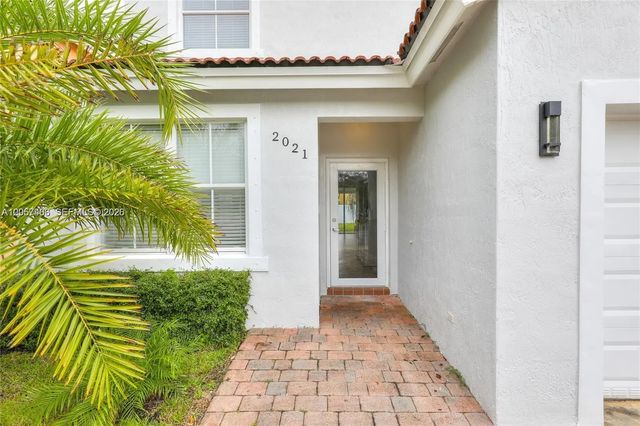 3 of 27 - 2021 Se 15th Street, Homestead, FL