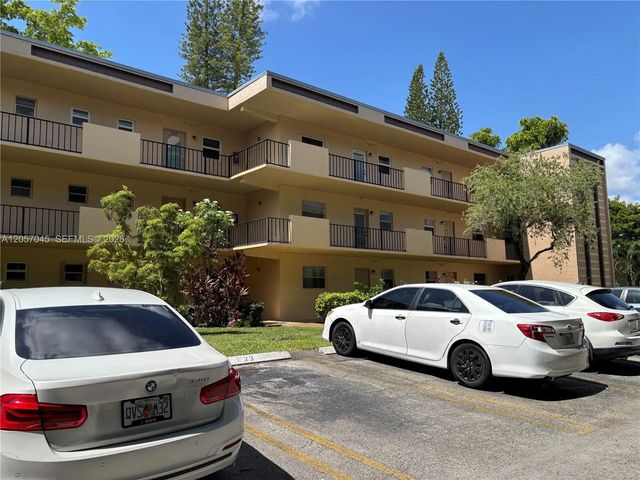2 of 32 - 100 Ashbury Road #107, Hollywood, FL