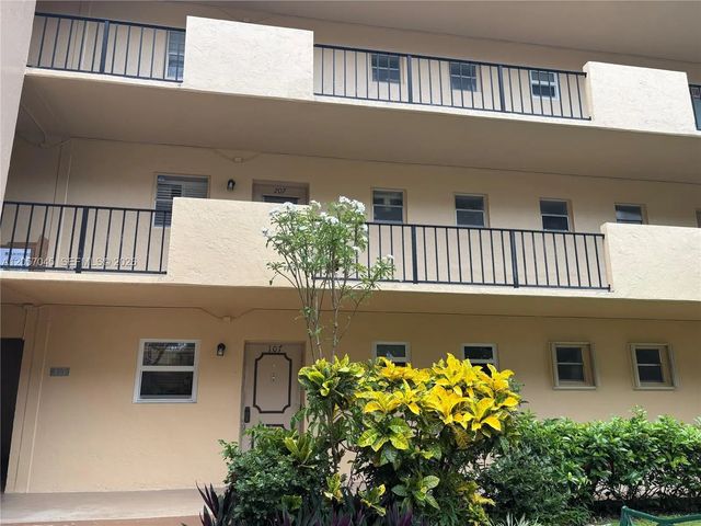 4 of 32 - 100 Ashbury Road #107, Hollywood, FL