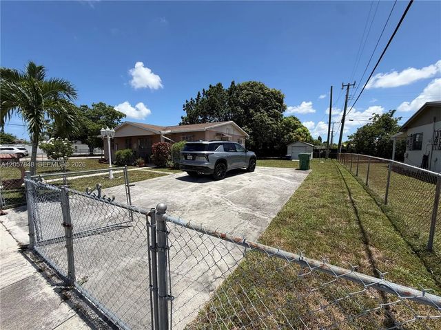 5 of 22 - 3202 Nw 182nd Street, Miami Gardens, FL