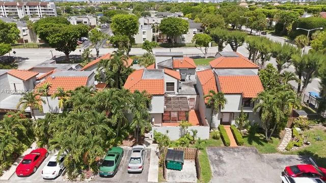 2 of 25 - 10339 Nw 9th St Circle #2-2, Miami, FL