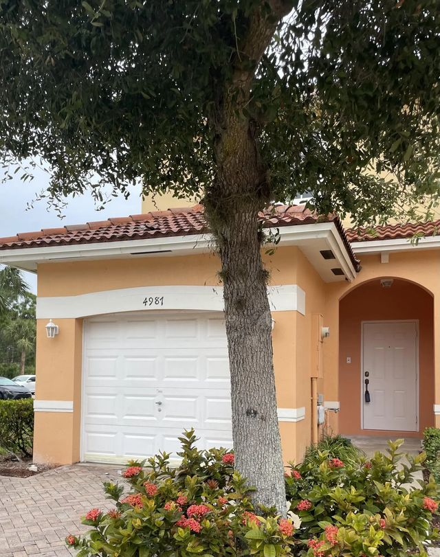 4987 Se Mariner Garden Circle Se, Stuart