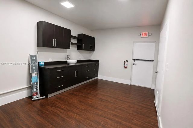 4 of 6 - 2970 W 84th Street #7, Hialeah, FL
