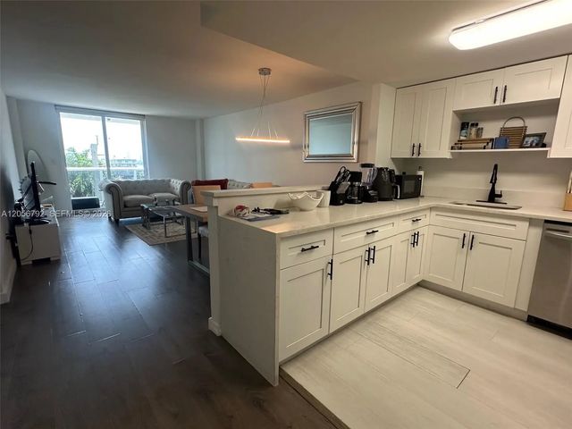 5 of 25 - 7928 West Drive #504, North Bay Village, FL
