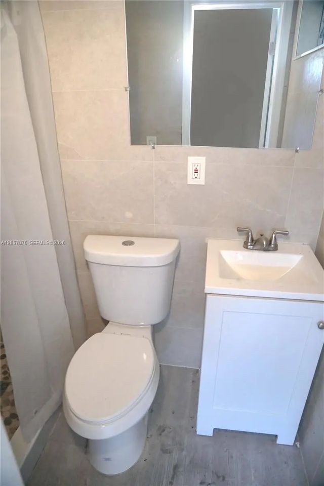 4 of 9 - 270-272 Nw 35th Street, Miami, FL