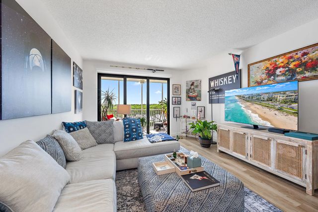 5 of 29 - 200 Waterway Road #208, Tequesta, FL
