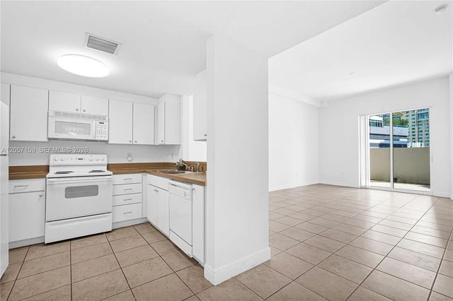 5 of 32 - 1250 S Miami Avenue #812, Miami, FL