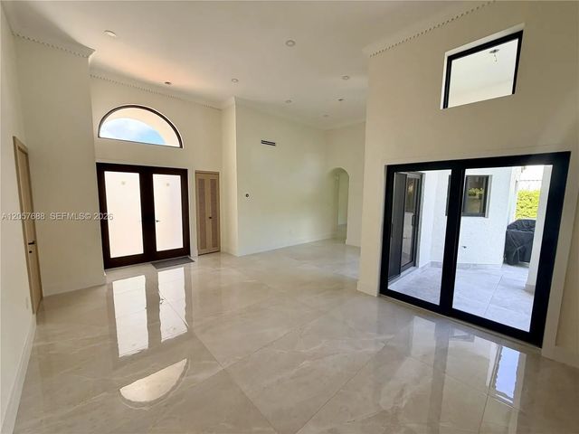 4 of 25 - 470 Sw 88th Place E, Miami, FL
