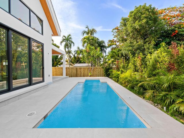 3 of 11 - 1628 Ne 17th Avenue, Fort Lauderdale, FL