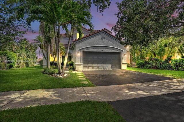 1216 Chinaberry Drive, Weston