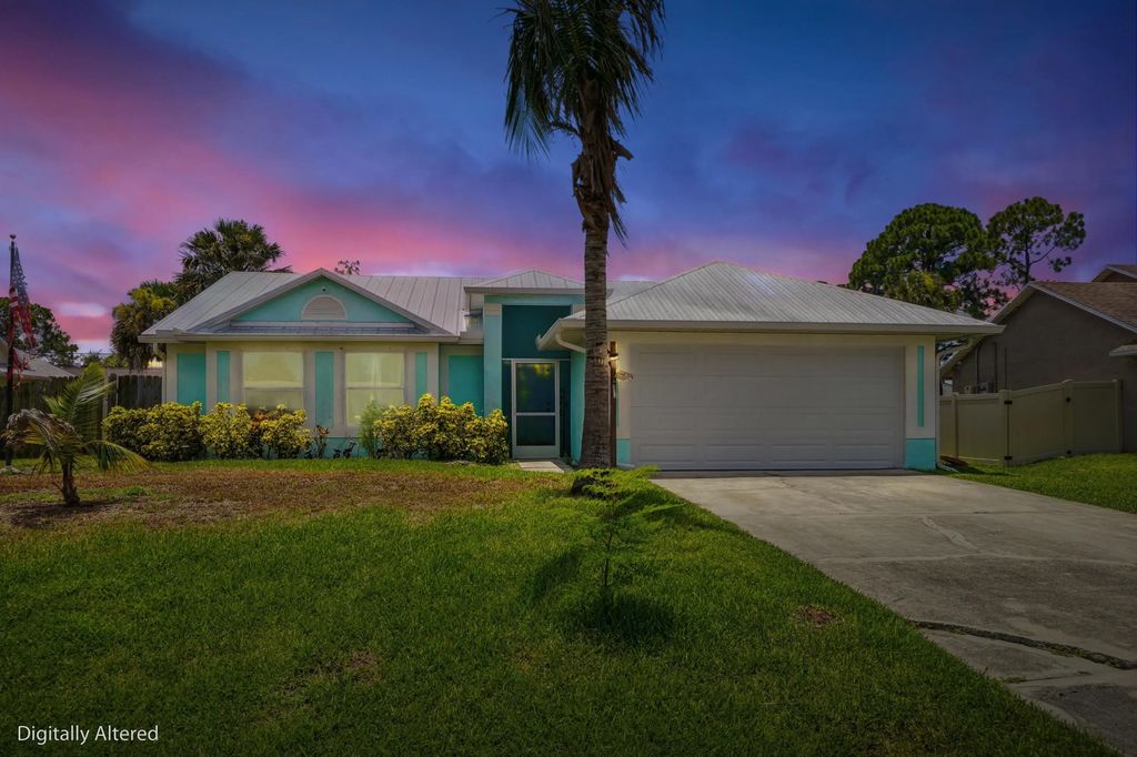 1074 Sw Barbarosa Avenue Sw, Port St. Lucie