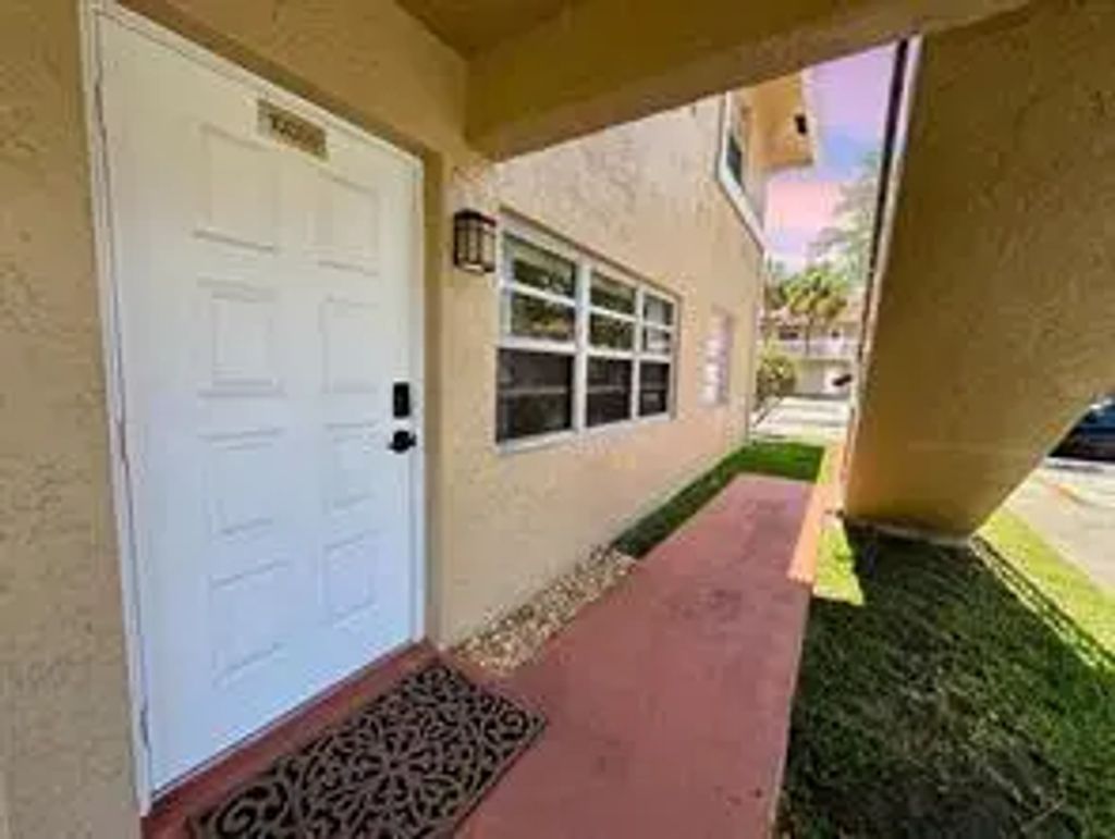 10008 Twin Lakes Drive #36-a, Coral Springs