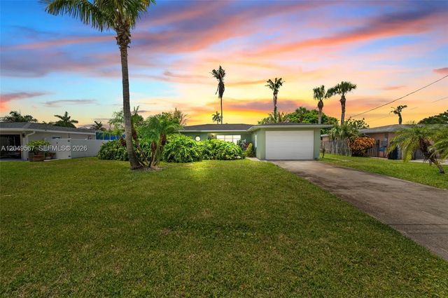 2 of 32 - 1915 Jacaranda Drive, Fort Pierce, FL
