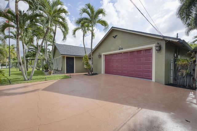 2 of 37 - 1672 Erie Terrace, Palm Springs, FL