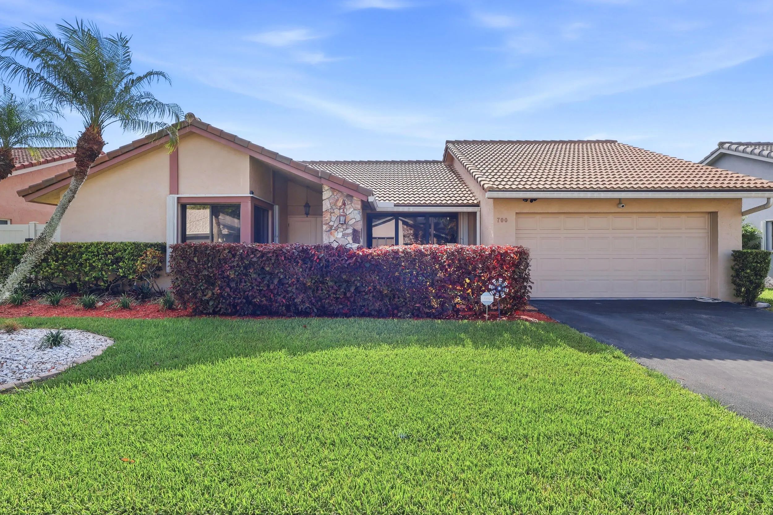 700 Nw 102nd Way, Plantation
