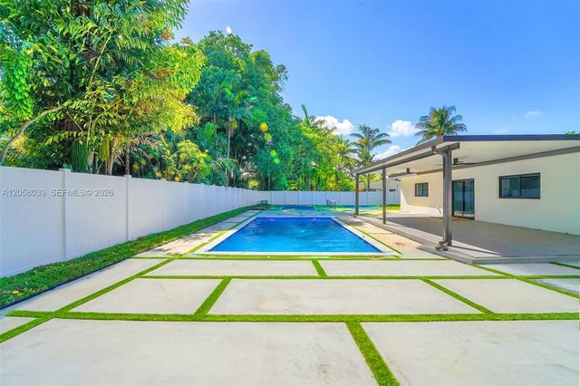 4 of 22 - 8820 Sw 182nd Terrace, Palmetto Bay, FL