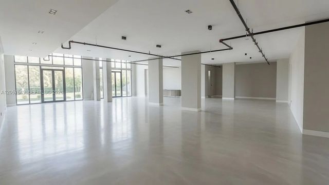 415 Ne 35th Terrace, 