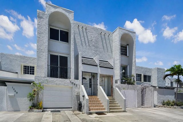 1067 W 43rd Place #68, Hialeah