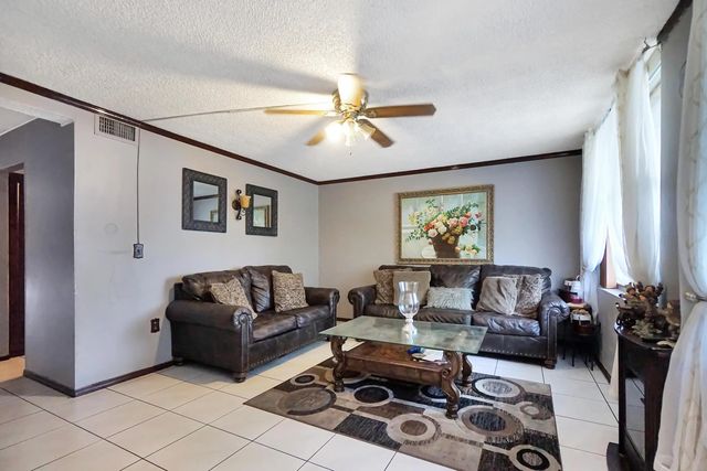 2 of 24 - 1067 W 43rd Place #68, Hialeah, FL