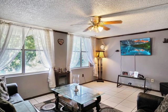 4 of 24 - 1067 W 43rd Place #68, Hialeah, FL