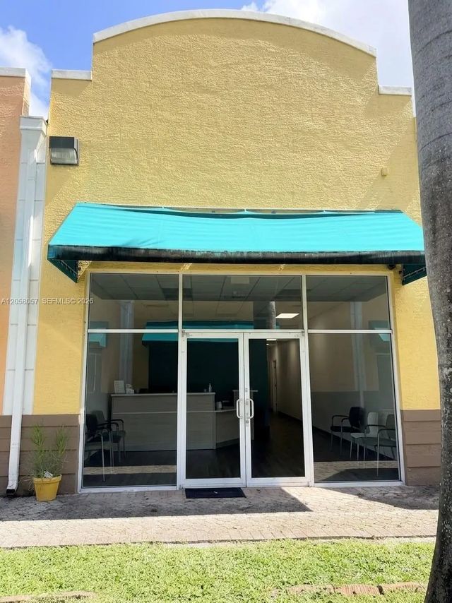 3 of 9 - 212 N Federal Highway #205, Dania Beach, FL