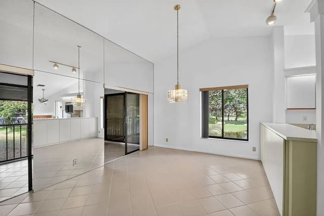 4 of 19 - 10631 Ocean Palm Way #202, Boynton Beach, FL