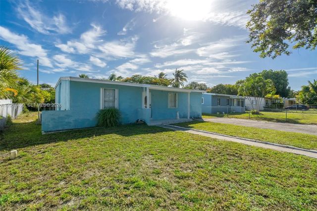 3 of 31 - 1207 Chateau Park Drive, Fort Lauderdale, FL