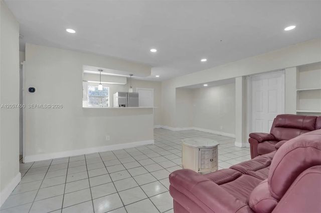 4 of 31 - 1207 Chateau Park Drive, Fort Lauderdale, FL