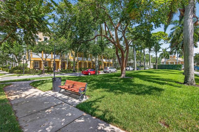 5 of 78 - 128 W Royal Palm Circle #101, Jupiter, FL