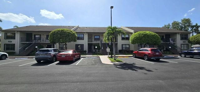 7843 Willow Spring Drive #613, Lake Worth