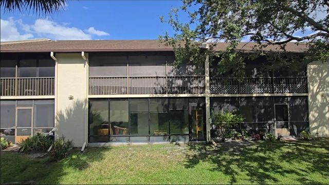 4 of 18 - 7843 Willow Spring Drive #613, Lake Worth, FL