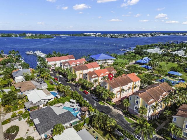 131 Harbors Way, Boynton Beach