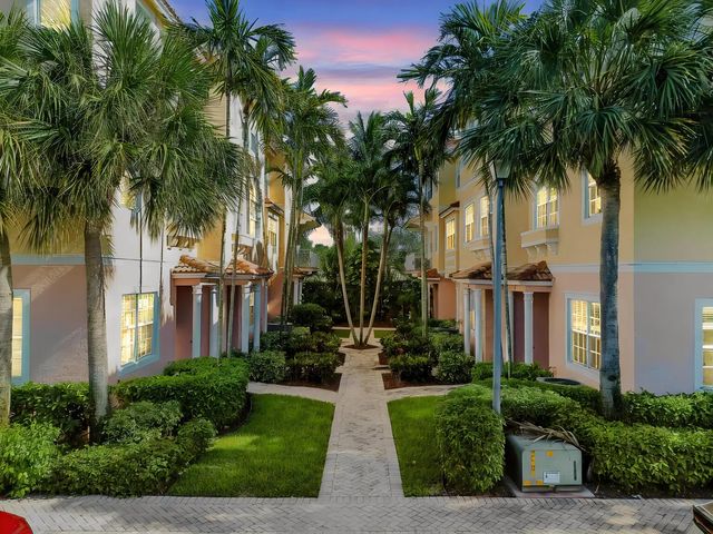 2 of 34 - 131 Harbors Way, Boynton Beach, FL
