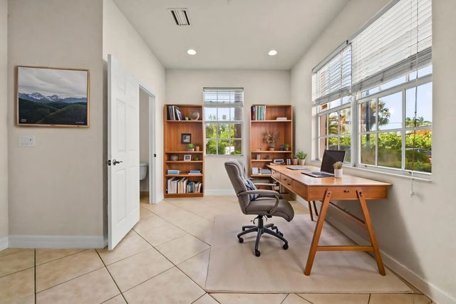 4 of 34 - 131 Harbors Way, Boynton Beach, FL