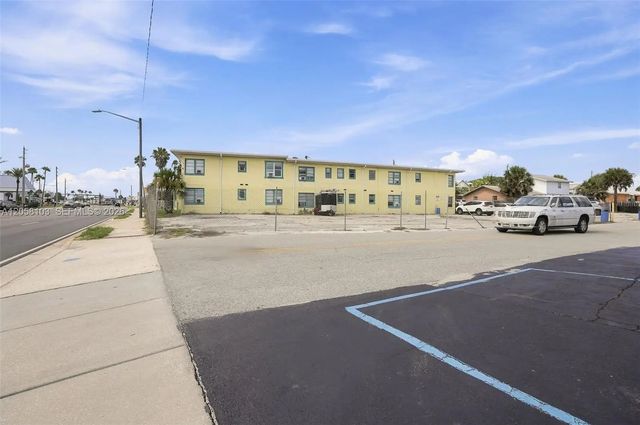 922 S Atlantic, Daytona Beach