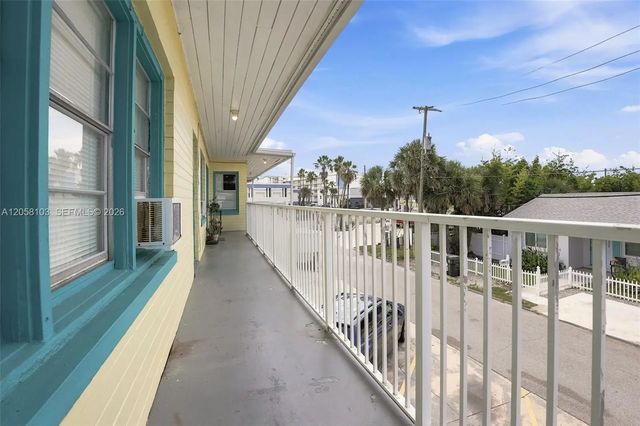 5 of 12 - 922 S Atlantic, Daytona Beach, FL