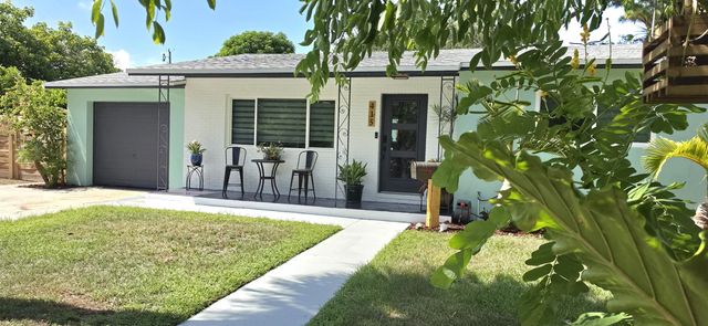 415 Park Avenue, Lake Park