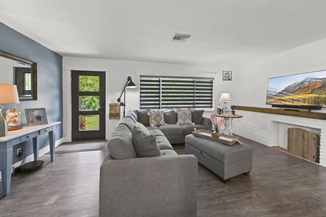 4 of 42 - 415 Park Avenue, Lake Park, FL