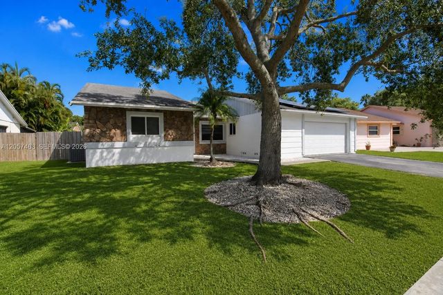 2 of 25 - 1661 N Goldeneye Lane, Homestead, FL